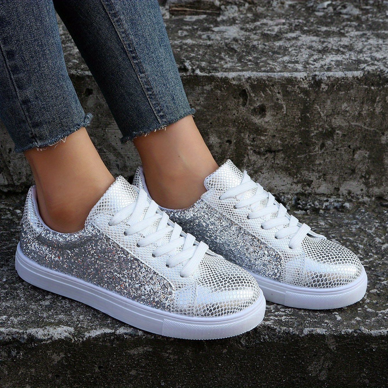 Women's Glitter Flat Lace Up Low Top Sneakers CD412