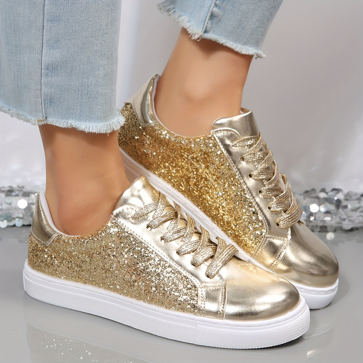 Women's Glitter Flat Lace Up Low Top Sneakers CD412