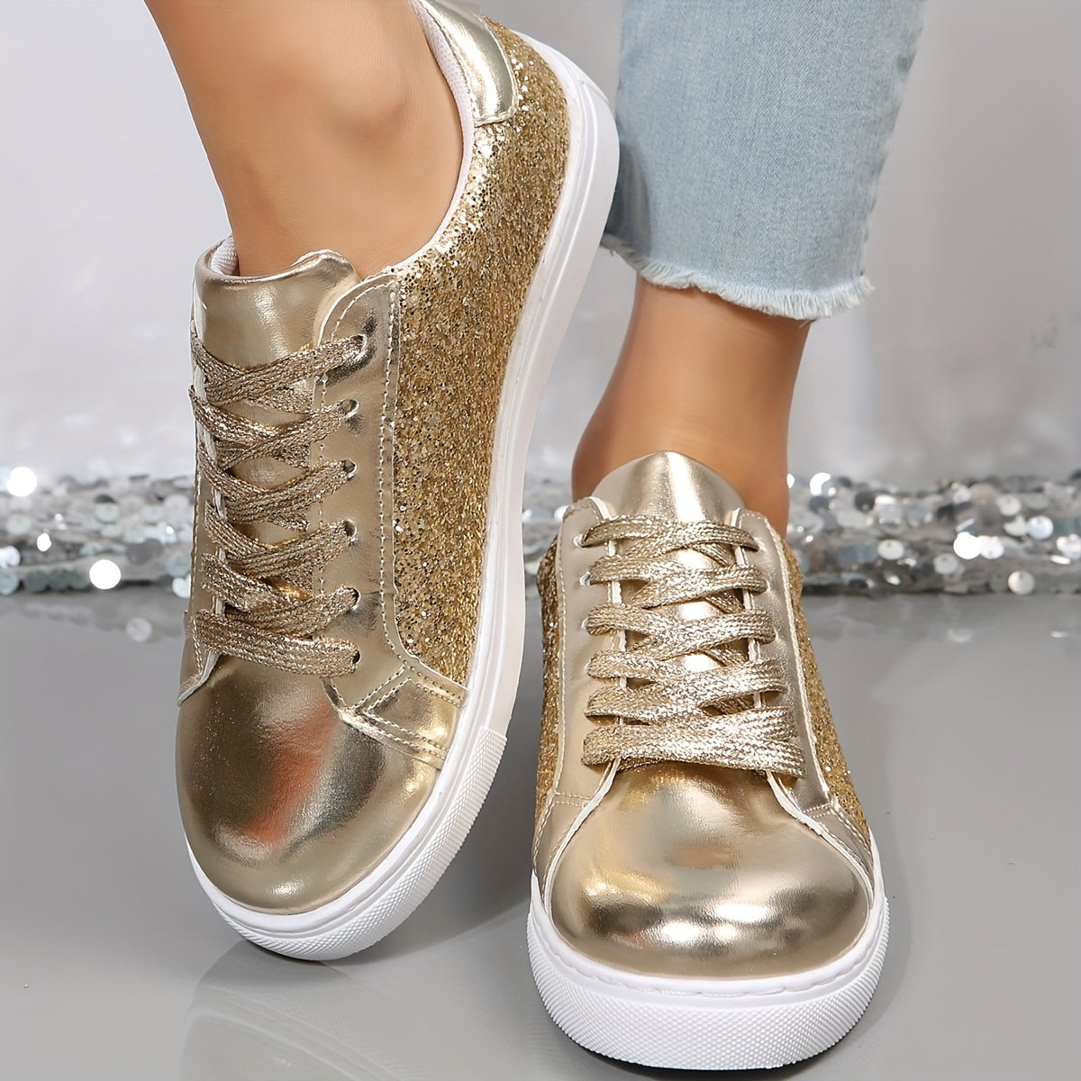 Women's Glitter Flat Lace Up Low Top Sneakers CD412