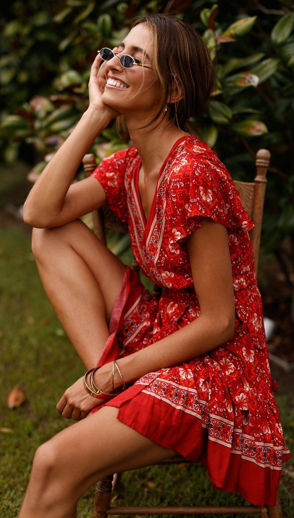 V-neck Short Sleeves Lace-up Ruffles Resort Dress CD226