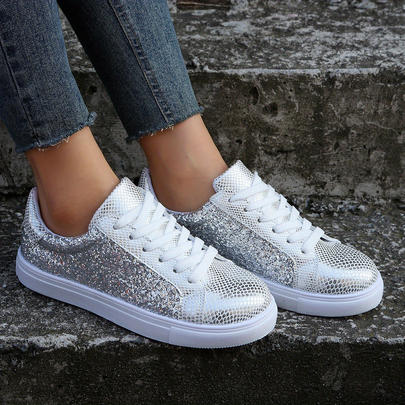Women's Glitter Flat Lace Up Low Top Sneakers CD412