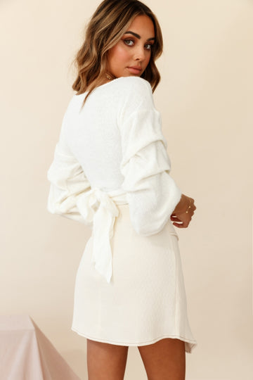 MORAIS RUCHED SLEEVE SWEATER CROP TOP NAVY